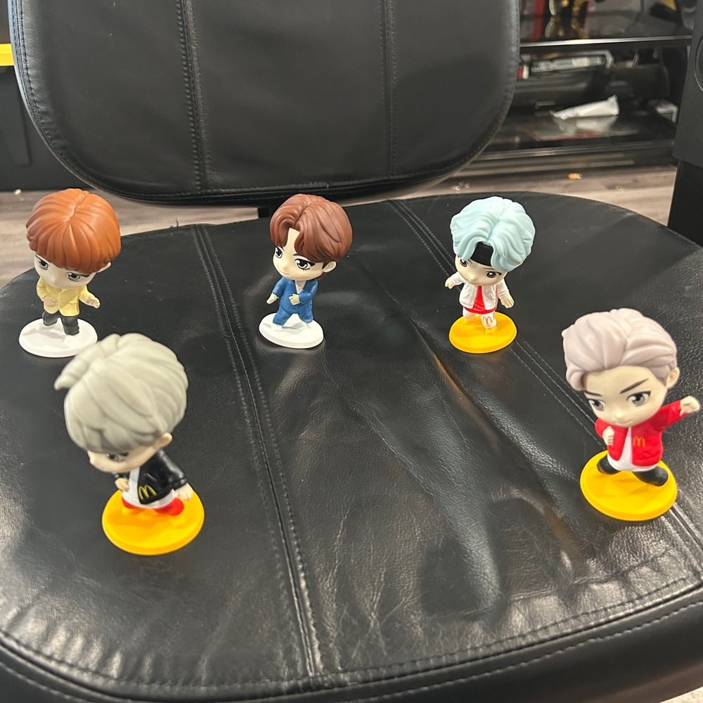 Five K Pop group BTS figures from McDonalds - Picture 2 of 3